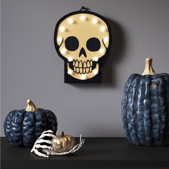 Hyde and EEK! Lit Skull Marquee Figurine and Lit Coffin Marquee Figurine - Picture 9 of 13